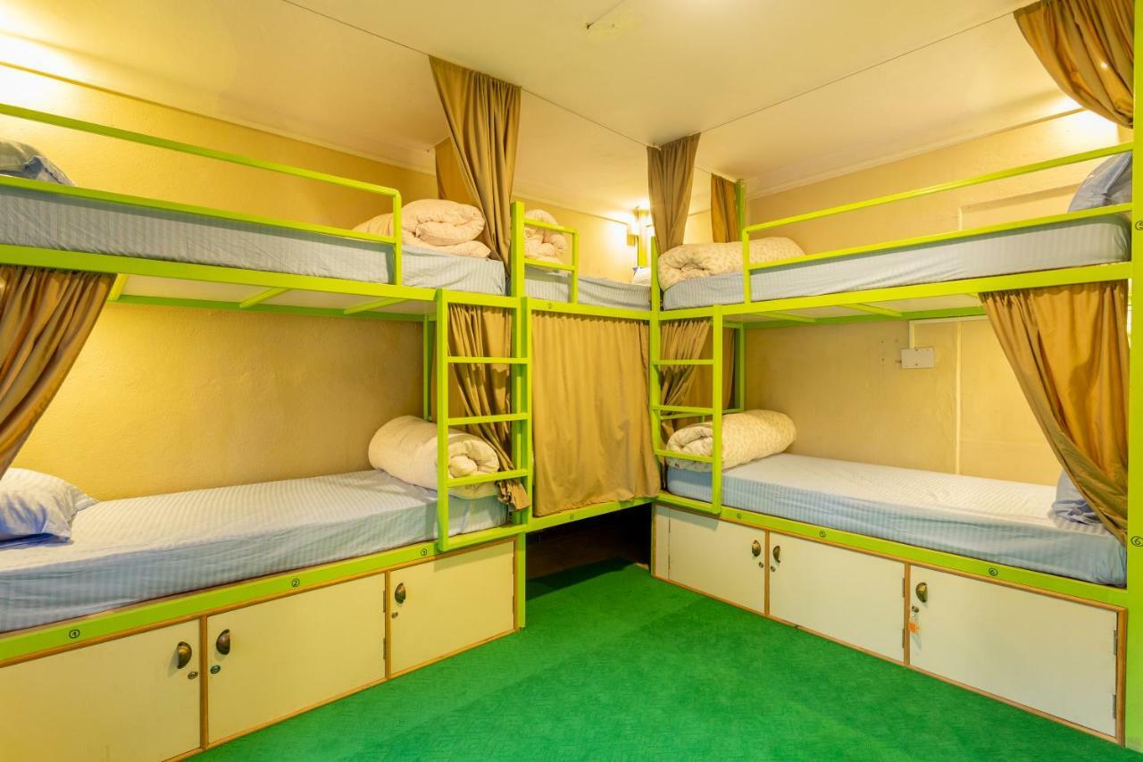 Big Tree Hostel Катманду Экстерьер фото