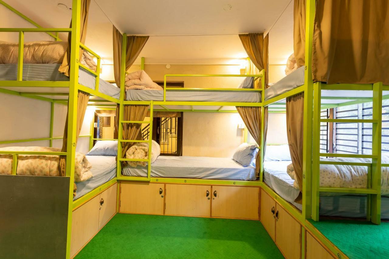 Big Tree Hostel Катманду Экстерьер фото