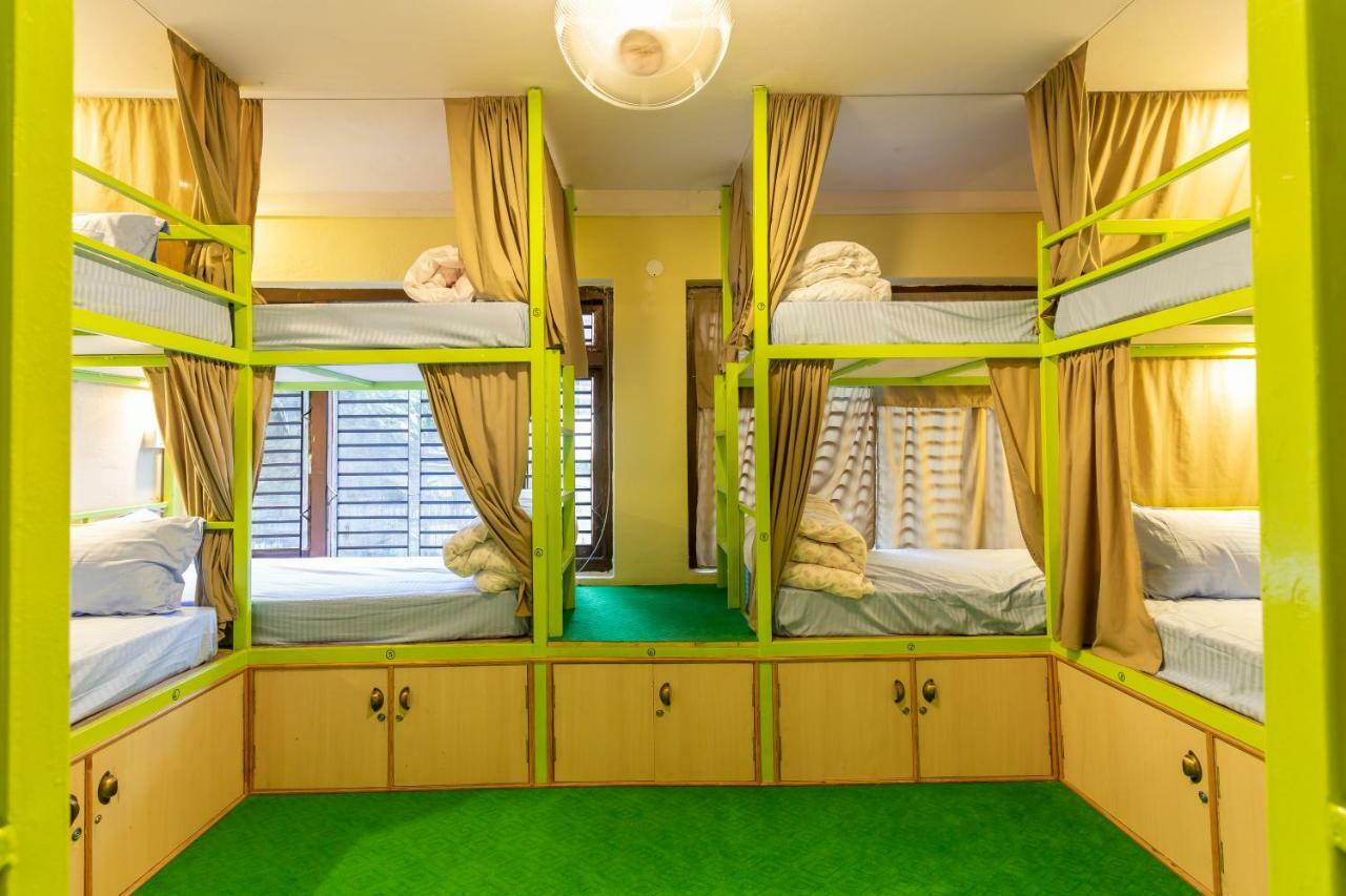 Big Tree Hostel Катманду Экстерьер фото