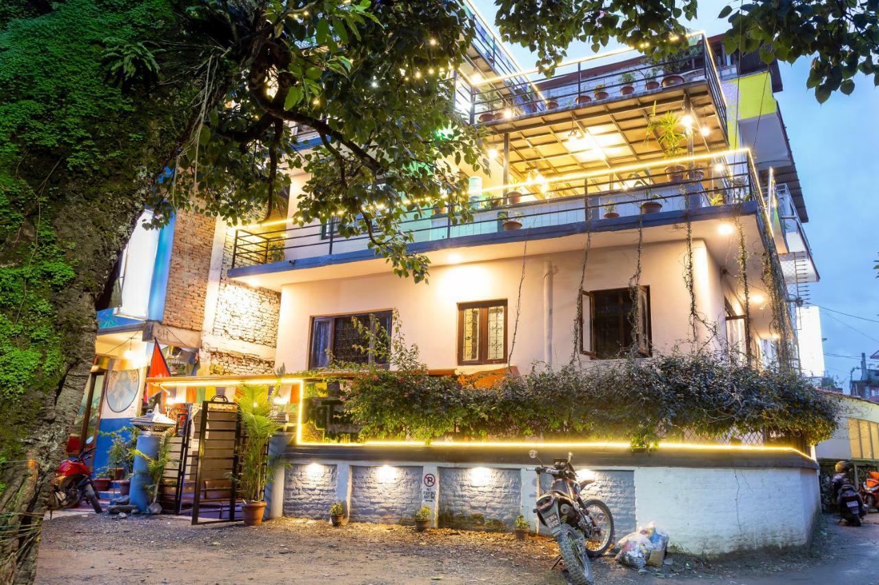Big Tree Hostel Катманду Экстерьер фото