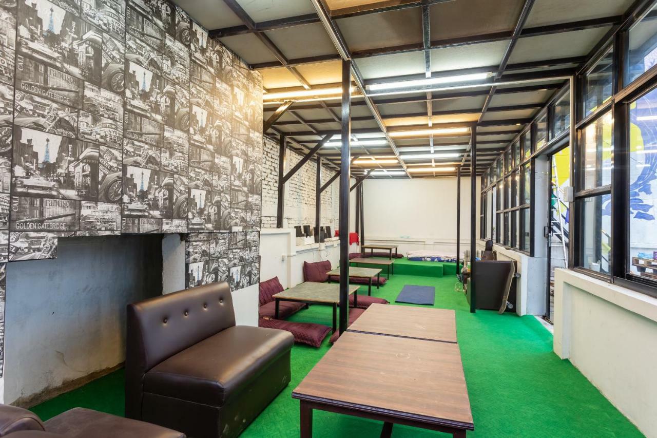 Big Tree Hostel Катманду Экстерьер фото