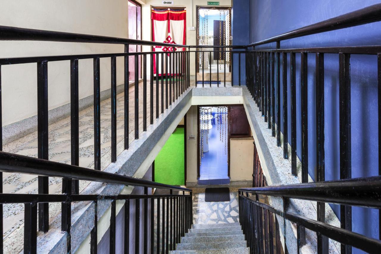 Big Tree Hostel Катманду Экстерьер фото