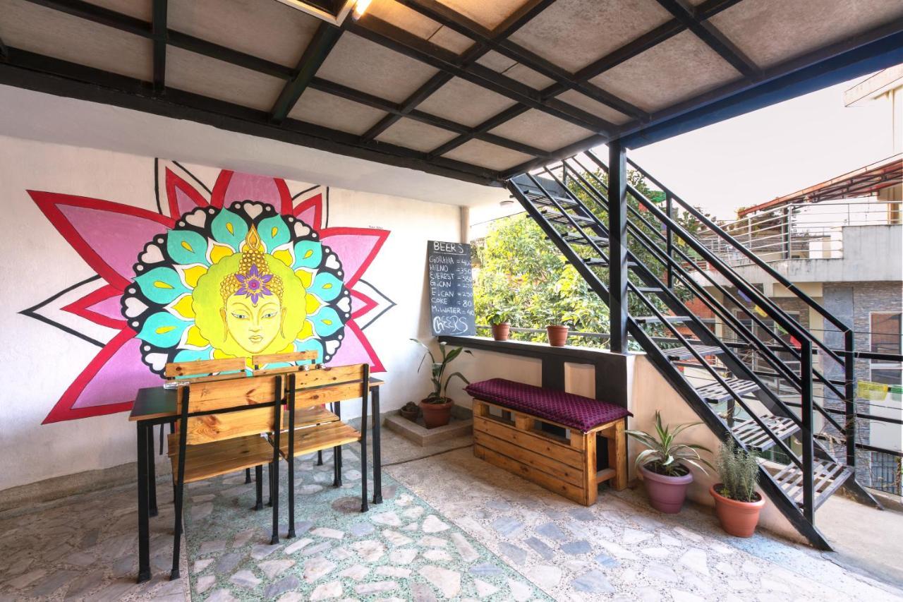 Big Tree Hostel Катманду Экстерьер фото