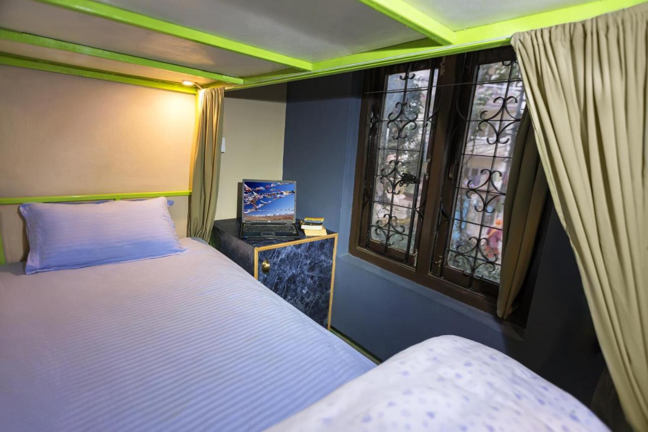 Big Tree Hostel Катманду Экстерьер фото